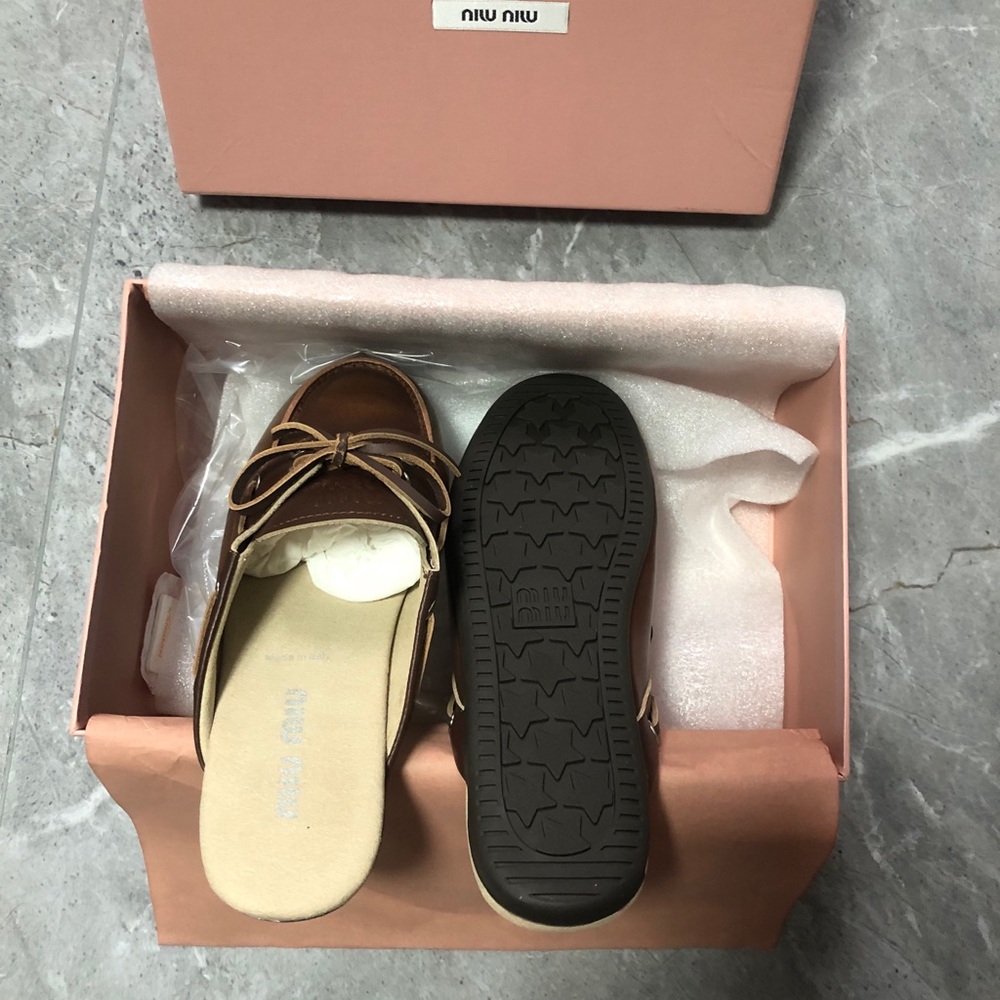 Miu Miu Brown Leather Bow Loafers - Picture 7 of 7